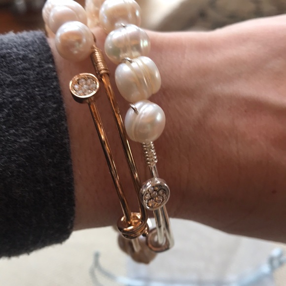 Big beautiful pearl bracelets - Picture 6 of 7